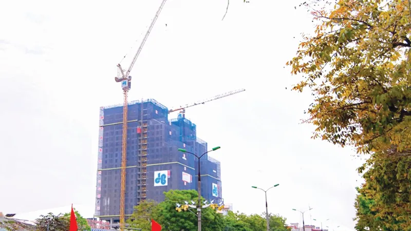 Hòa Bình cất nóc vượt tiến độ dự án Geleximco Southern Star