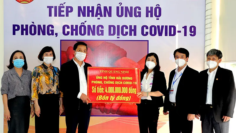 Tiếp tục ủng hộ phòng chống dịch Covid-19
