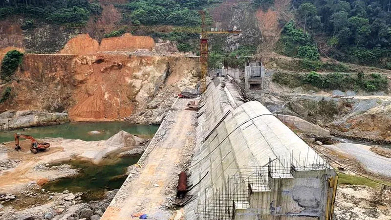 Công trình đập ngăn Thủy điện Rào Trăng 3 trước nỗi lo trong mùa mưa bão 2021, do chưa được cấp phép thi công các hạng mục còn lại