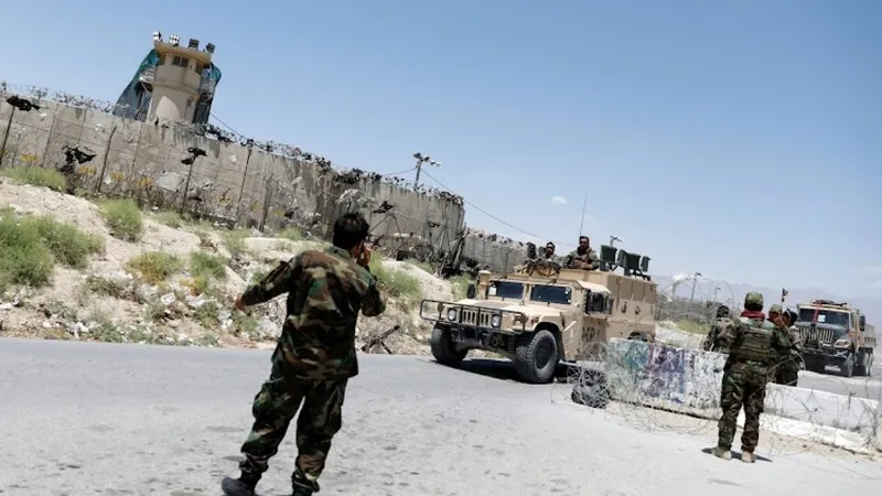Quân chính phủ Afghanistan tại khu Guzara (tỉnh Herat). Ảnh: TheStar