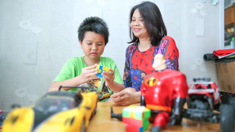 Học cách yêu thương và chia sẻ để xây dựng nền móng vững chắc trong gia đình. Ảnh: DŨNG PHƯƠNG