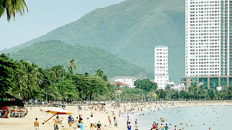 Mở cửa du lịch: Mạnh dạn nhưng thận trọng