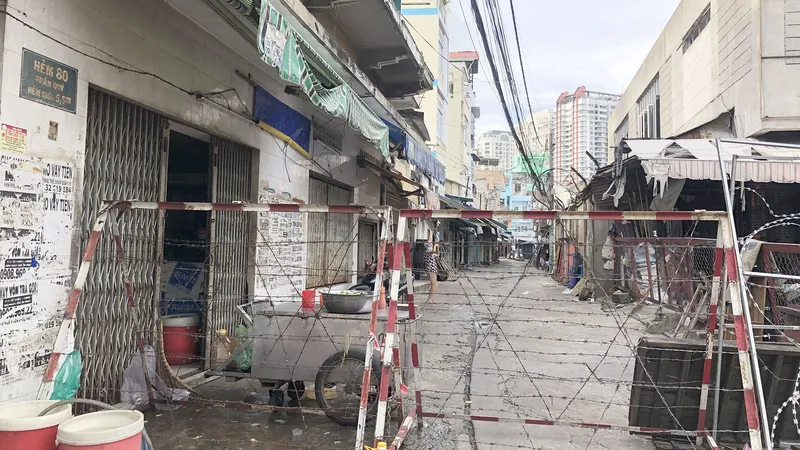 Rào chắn tại hẻm 80 đường Trần Quý, phường 4, quận 11