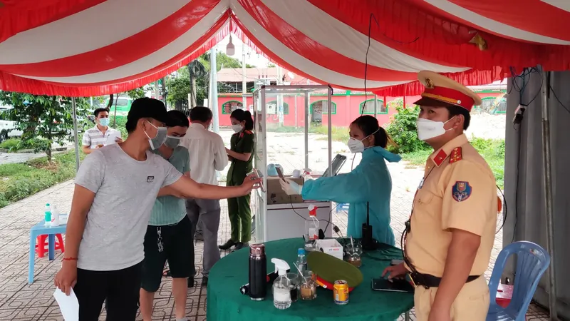 Ca mắc Covid-19 trong cộng đồng tăng nhanh ở nhiều địa phương