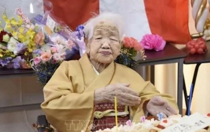 Cụ bà Kane Tanaka