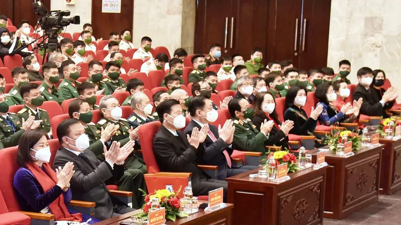 Thường trực Ban Bí thư Võ Văn Thưởng cùng các đại biểu dự Lễ Kỷ niệm 120 năm ngày sinh đồng chí Nguyễn Phong Sắc tại Cung Văn hóa Lao động Hữu nghị Việt Xô, Hà Nội. Ảnh: VIẾT CHUNG