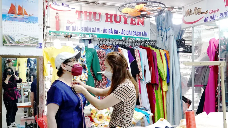 Miền Trung: “Làm mới” chợ truyền thống hút du khách