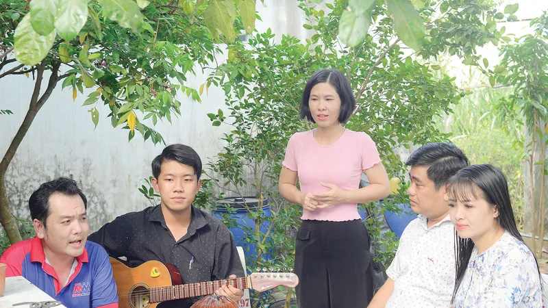 Một buổi sinh hoạt đờn ca tài tử ở miền Tây Nam bộ