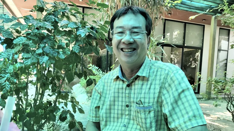 Nhà thơ Trương Nam Hương 