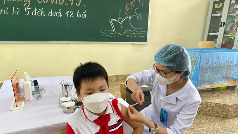 Đẩy nhanh tiêm vaccine Covid-19 cho trẻ 5-11 tuổi