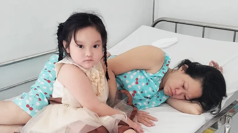 Chị Hiền và con gái