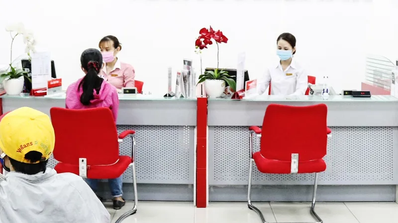 Nhiều ngân hàng vẫn cho vay bất động sản nhưng không cào bằng. Ảnh: PHAN LÊ