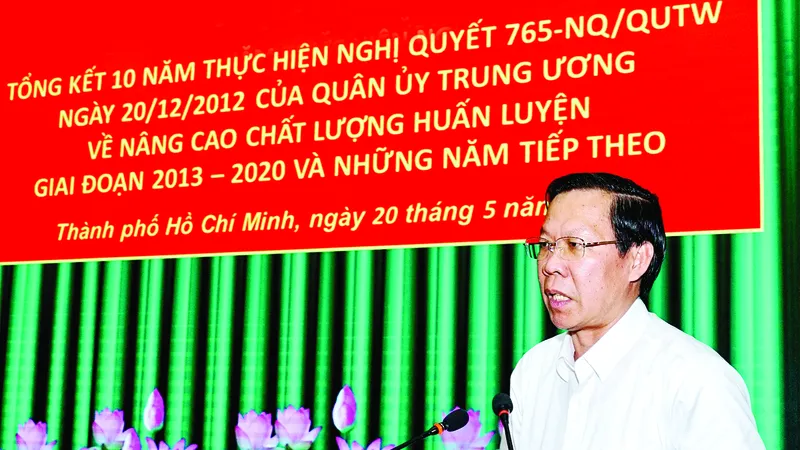 Đồng chí Phan Văn Mãi phát biểu tại hội nghị. Ảnh: HOÀNG HÙNG