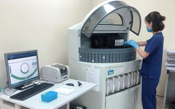 Tháo gỡ quy định về thanh toán bảo hiểm y tế dịch vụ dùng máy đặt