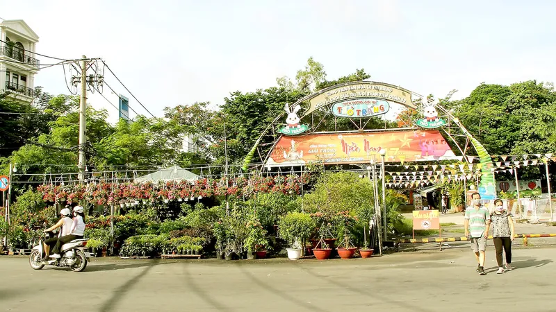 Một góc công viên văn hóa Lê Thị Riêng, quận 10, TPHCM đã được cho thuê làm khu dịch vụ giải trí