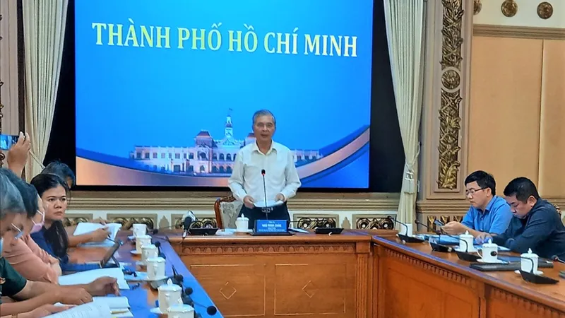 Phó Chủ tịch UBND TPHCM Ngô Minh Châu phát biểu tại đầu cầu TPHCM