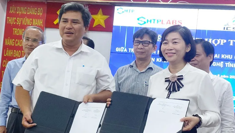Đại diện SHTP LABS và ICST công bố nội dung ký kết hợp tác