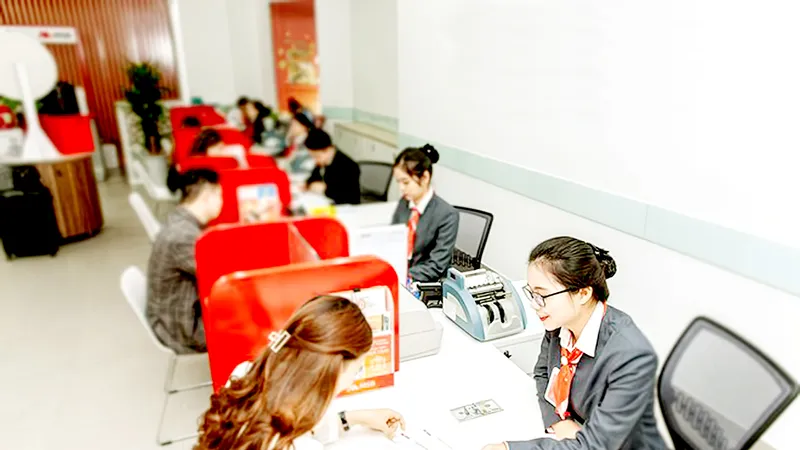 Ngân hàng cạn hạn mức tín dụng: Doanh nghiệp khát vốn