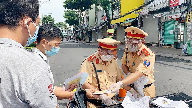 Dự thảo Thông tư về xử lý vi phạm hành chính về giao thông đường bộ: Nhiều ý kiến đồng tình nhưng cũng không ít băn khoăn