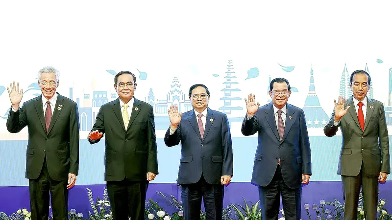 Trưởng đoàn các nước ASEAN tham dự Phiên họp hẹp Hội nghị cấp cao ASEAN lần thứ 41