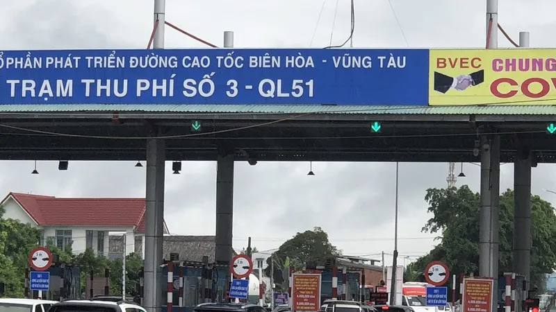 Từ hôm nay 13-1, tạm dừng thu phí quốc lộ 51 