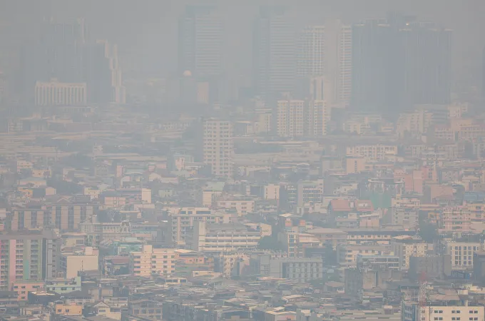 Quang cảnh Thủ đô Bangkok, Thái Lan trong bầu không khí bị ô nhiễm ngày 2-2. Ảnh: REUTERS