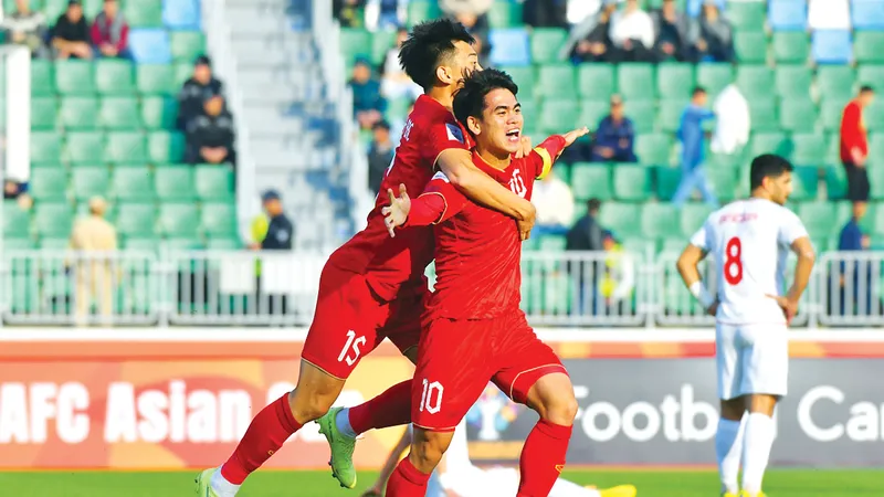 Khuất Văn Khang (10) vừa cùng đội tuyển U20 Việt Nam dự giải vô địch U20 châu Á 2023. Ảnh: P.MINH