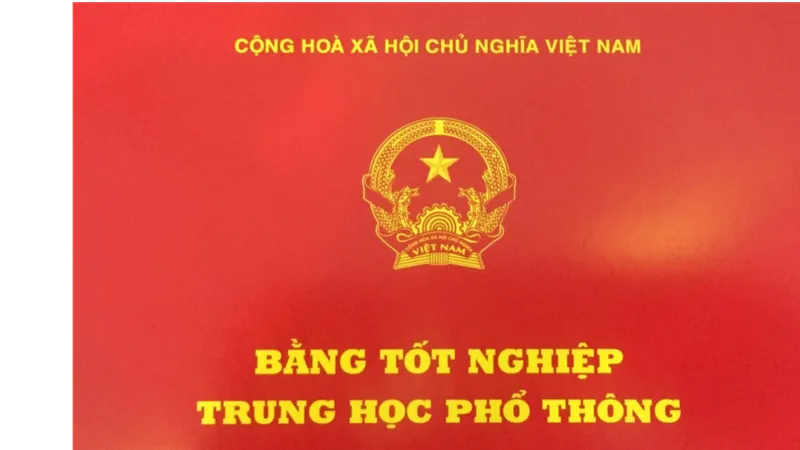 Thu bằng tốt nghiệp THPT của 2 lãnh đạo ở Sóc Sơn (Hà Nội) 