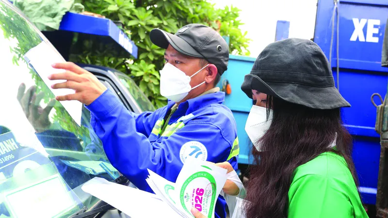Dán tem nhận diện thu gom rác