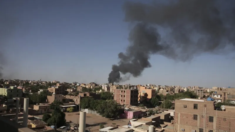 Giao tranh đẫm máu tại thủ đô Khartoum, Sudan nhiều ngày qua. Ảnh: LE MONDE