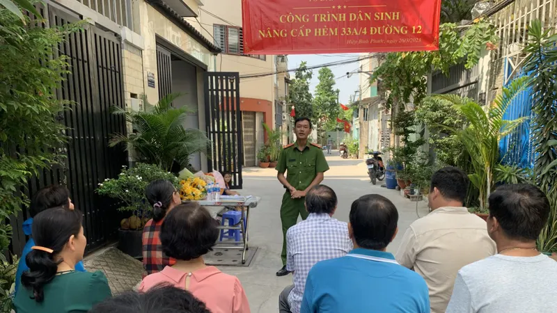 Anh cảnh sát khu vực được người dân tin yêu
