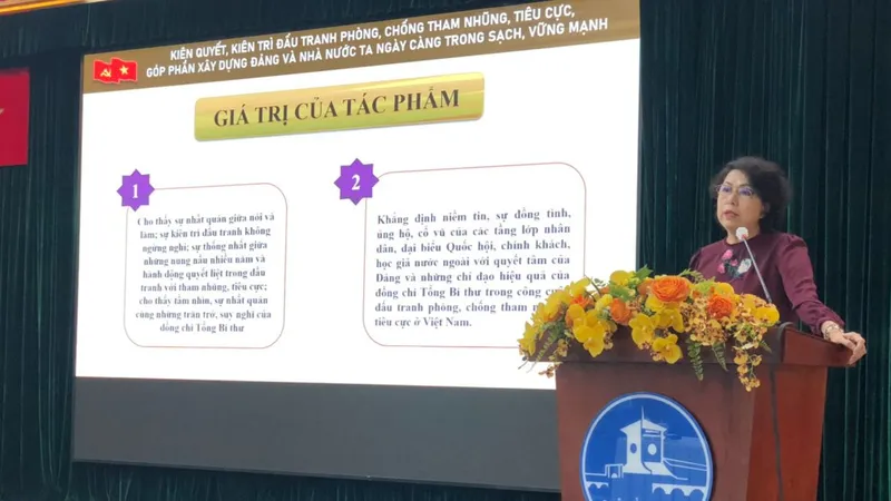 Quận 1 tổ chức đợt sinh hoạt chính trị về cuốn sách của Tổng Bí thư đến hơn 300 cán bộ chủ chốt