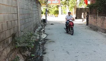 Hẻm xuống cấp cần sửa gấp 