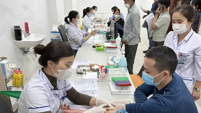 Bệnh viện công được quyết giá khám bệnh, chữa bệnh theo yêu cầu 
