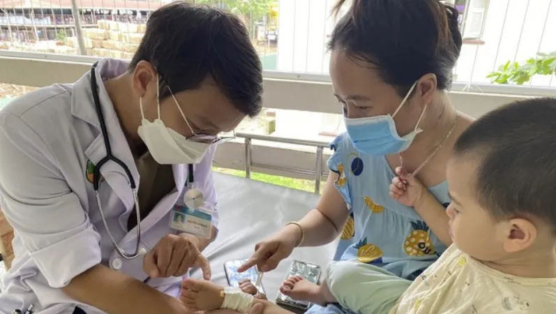 Bộ Y tế khẩn cấp yêu cầu giảm tối đa tử vong do dịch tay chân miệng 