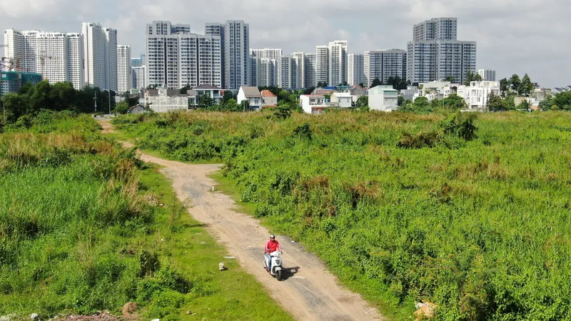 Thường trực Thành ủy TPHCM chỉ đạo gỡ khó cho cơ sở trong đền bù, giải phóng mặt bằng