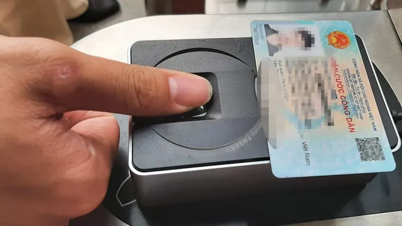 Phát hiện hành vi nghi trục lợi bảo hiểm qua xác thực vân tay