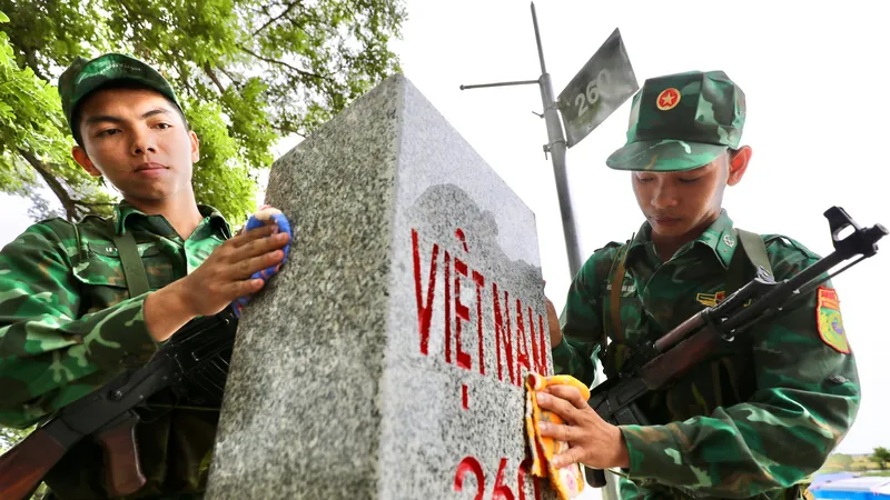 Trên những cung đường biên giới Tây Nam - Bài 4: Nén tâm nhang hòa bình 