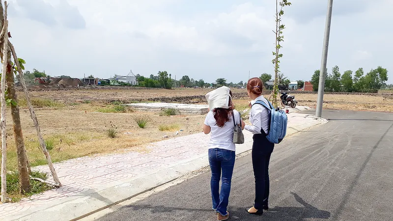Khoảnh đất đang san lấp, đã được rao bán đất nền dự án khu dân cư ở huyện Cần Giuộc, tỉnh Long An