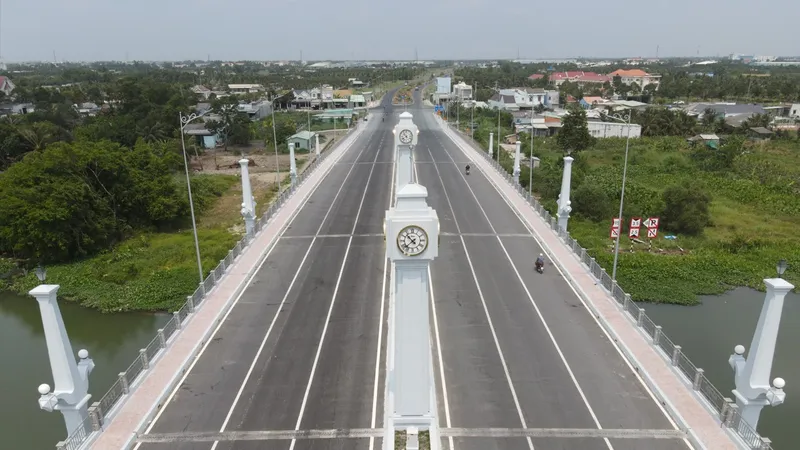 Đẩy mạnh 3 công trình trọng điểm, 3 chương trình đột phá