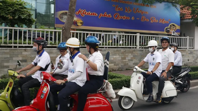 TPHCM: Hàng trăm ngàn lượt khách vui chơi cao điểm dịp hè, lễ 2-9