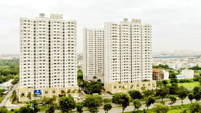 Nhiều khách hàng mua căn hộ tại chung cư HQ Plaza (huyện Bình Chánh, TPHCM) nhưng chưa được cấp giấy chứng nhận chủ quyền. Ảnh: HOÀNG HÙNG