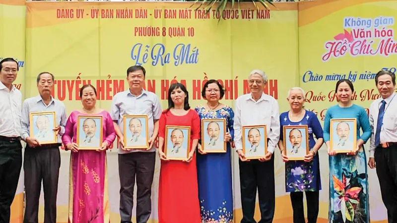 Thành phố thanh bình dịp lễ