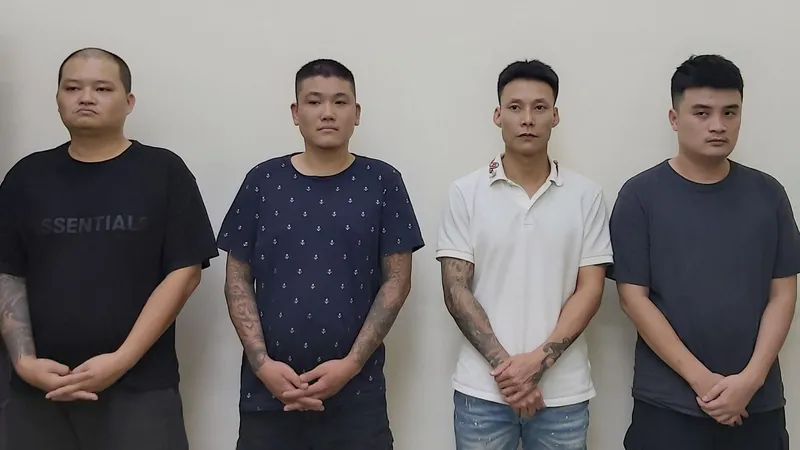 Nhóm đối tượng tại cơ quan công an