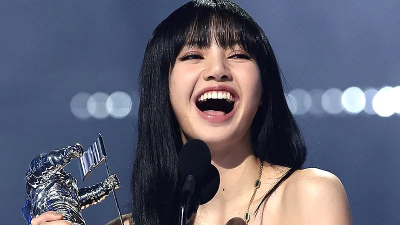 Thành viên Lisa của nhóm nhạc Blackpink