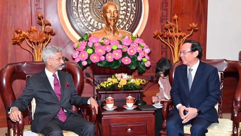 Bí thư Thành ủy TPHCM Nguyễn Văn Nên tiếp Bộ trưởng Bộ Ngoại giao Ấn Độ Subrahmanyam Jaishankar. Ảnh: VIỆT DŨNG