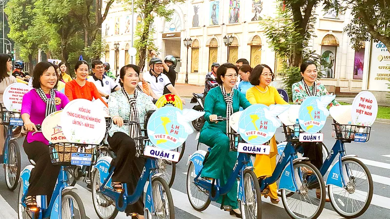 Rộn ràng Tháng cùng phụ nữ hành động