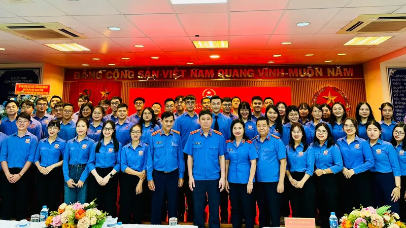 Viện KSND TPHCM trao quyết định tuyển dụng với 48 công chức. Ảnh: CHÍ THẠCH