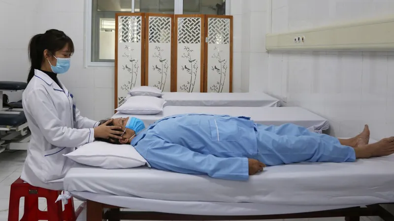 Rước họa vì lạm dụng xoa bóp, bấm huyệt