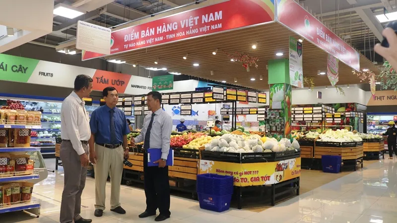 Co.opmart Buôn Hồ khai trương điểm bán hàng Việt